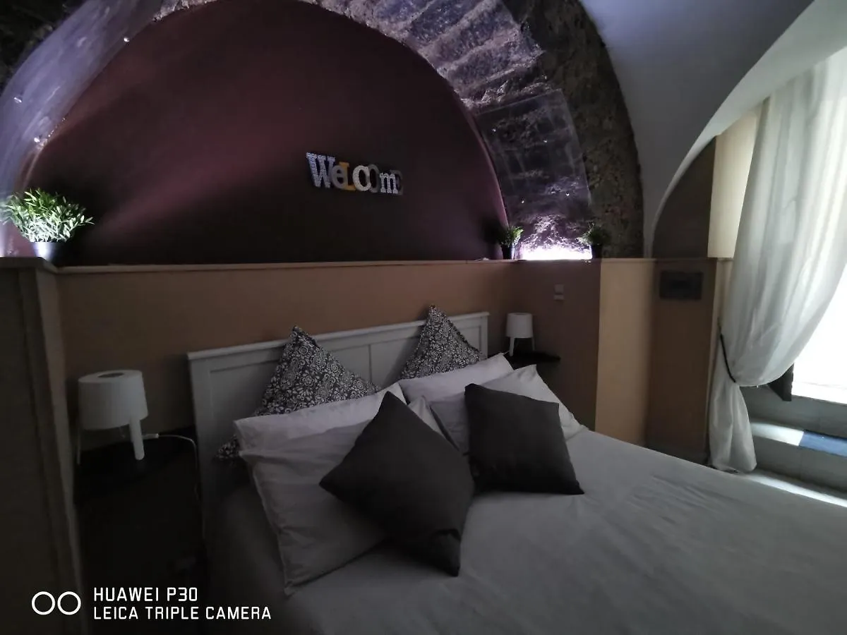 Appartamento Casine Cerami Aeroporto di Catania Fontana Rossa Italia
